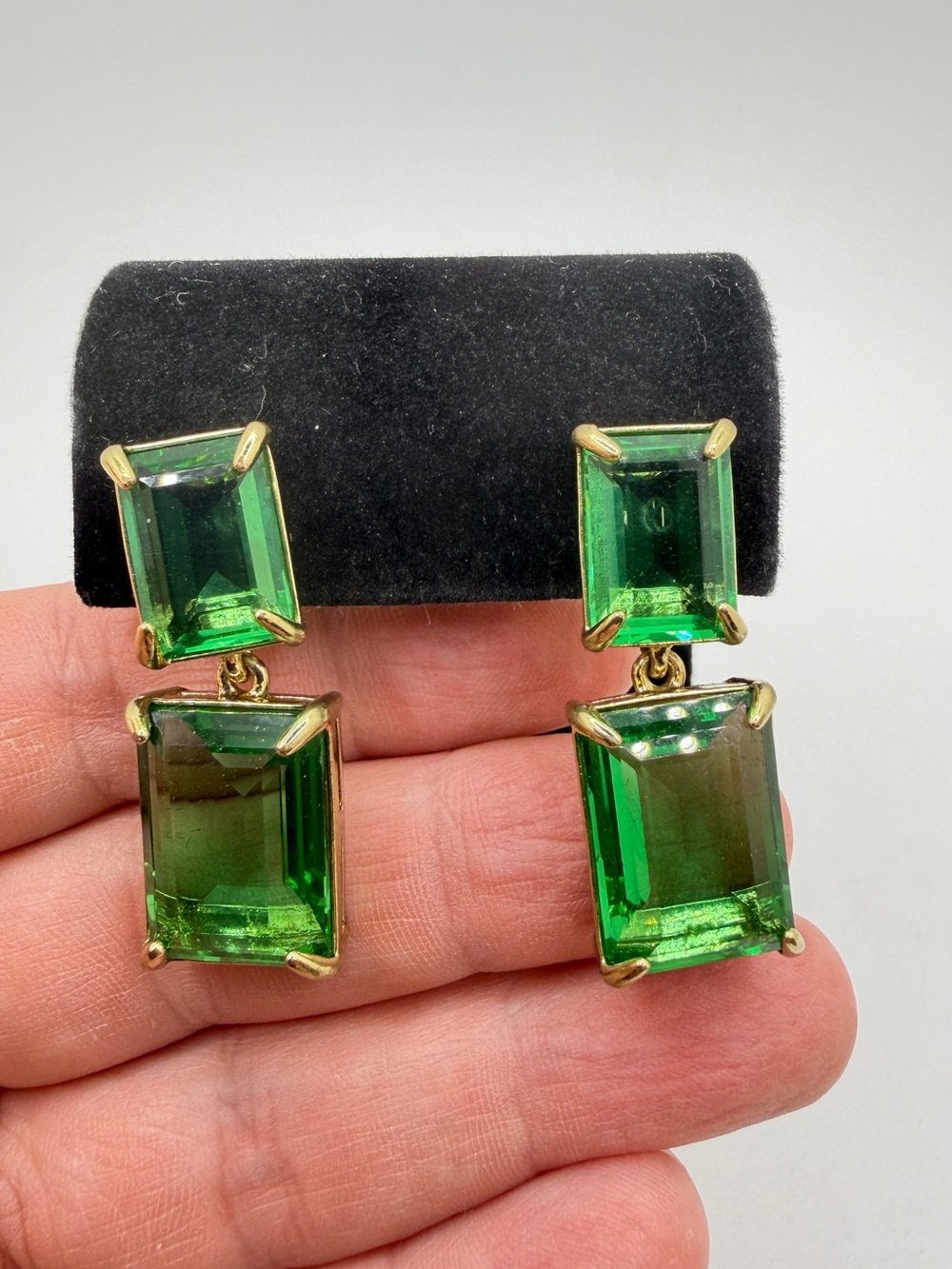 Heidi Daus "HOT ROCKS" Erinite Glass and gold tone CLIP ON earrings! - Picture 10 of 14